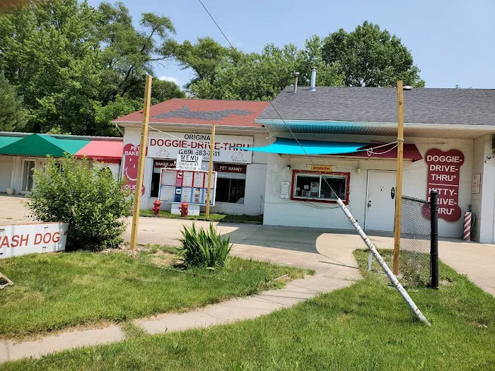 DOGGIE-DRIVE-THRU..........Kitty's too! Picture 2