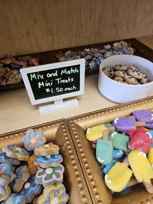 ChowChow Treats And Bakery LLC Picture 4