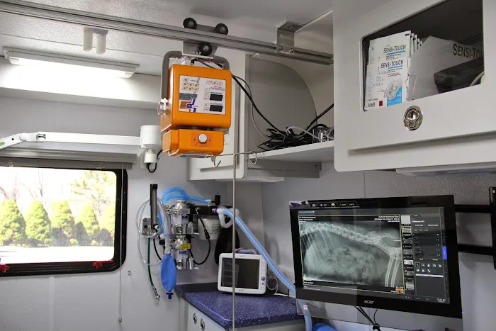 Curbside Veterinary Clinic, LLC Picture 4