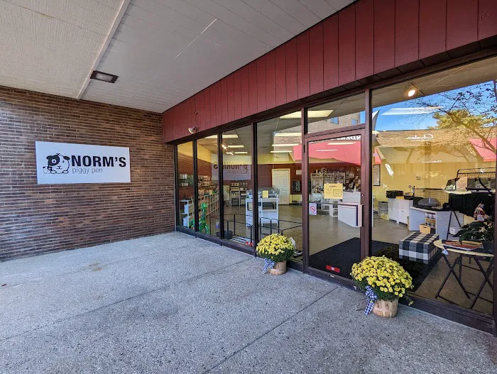 Norm's Piggy Pen Picture 4