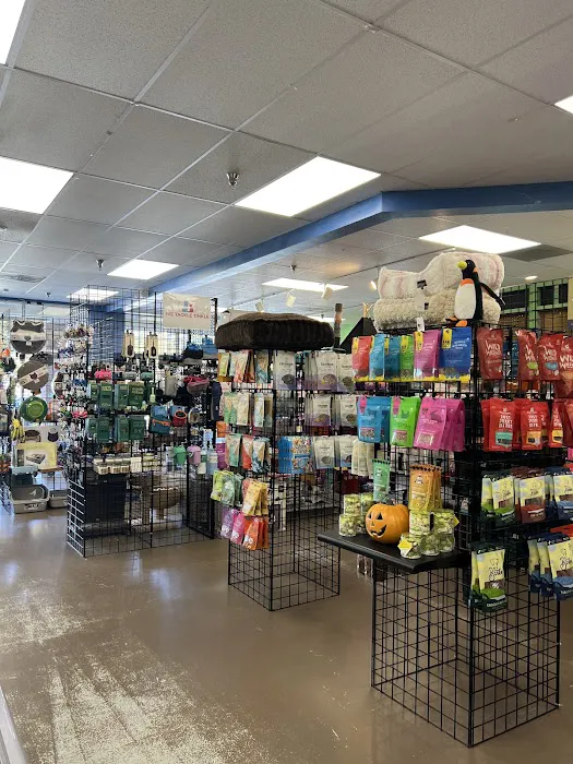 Unleashed, The Dog & Cat Store Crescent Commons Picture 10