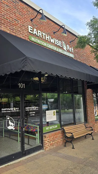 EarthWise Pet Supply & Grooming - Fuquay Picture 2