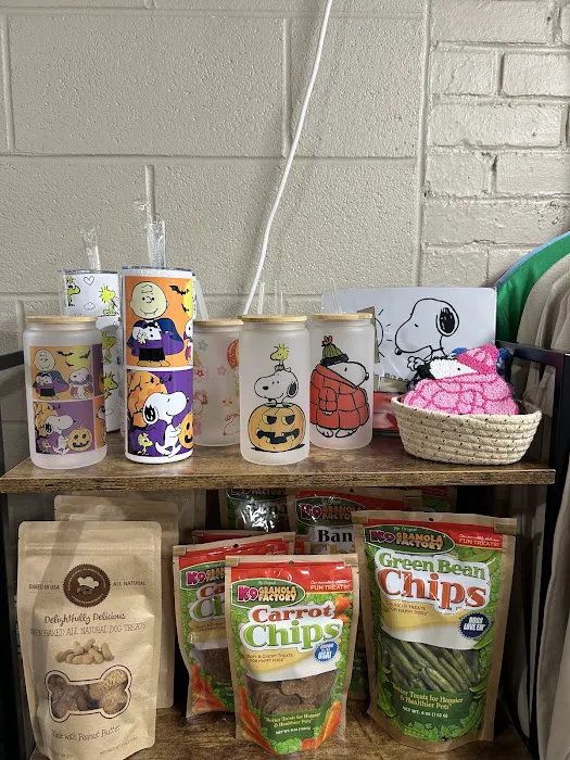 Lilly Ann’s Pet Boutique Picture 8