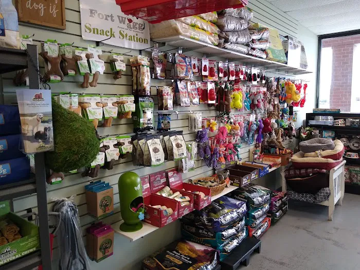 Fort Wagg Pet Store Picture 1