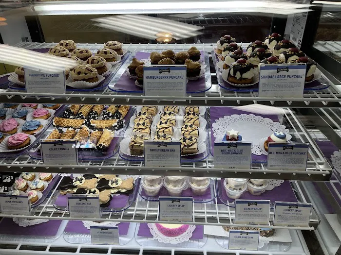 Drooly's Dog Bakery Picture 2