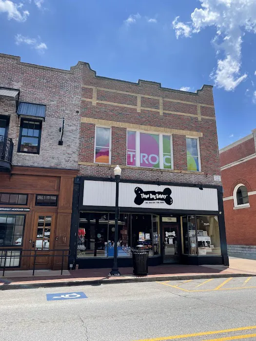 Drooly's Dog Bakery Picture 9