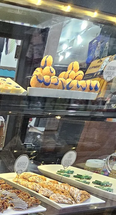 Hip Hound Barkery Picture 4