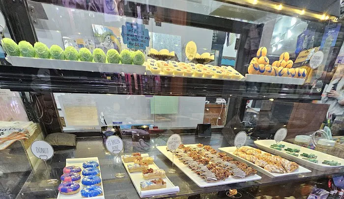 Hip Hound Barkery Picture 5