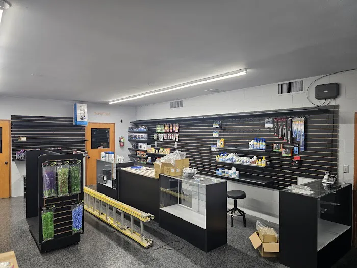 CB'S Tropical Aquarium Picture 2