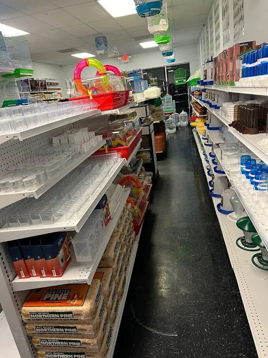 Gomez Pet Shop Picture 5