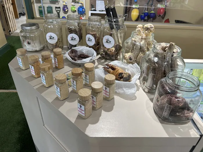 Mana's K9 Nutrition Market Picture 2