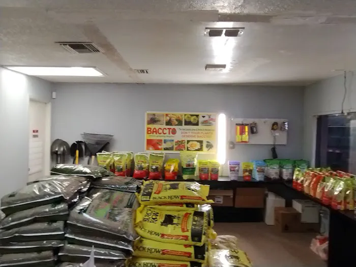 M&M Pet Feed Store and landscape supplies Picture 1