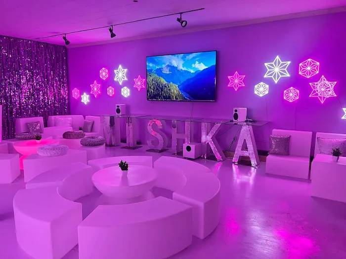 The Lounge at MISHKA Picture 1