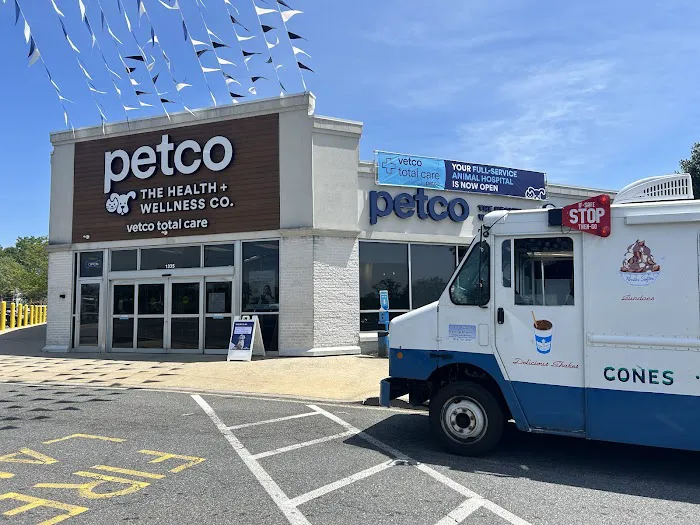 Pet store LLC Picture 6