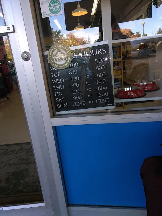 Debbie's Pet Boutique Picture 1