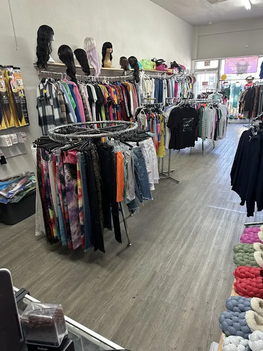 Malone ‘ S clothing store Picture 3