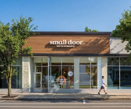 Small Door Veterinary - Newton Centre