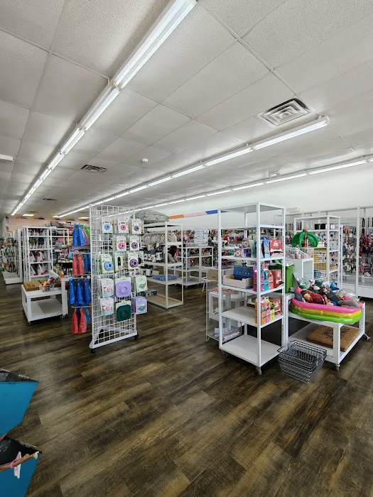 Mutts + Meows Natural Pet Market Picture 10
