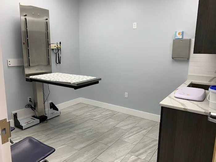 Animals First + Veterinary Hospital & Urgent Care Picture 3