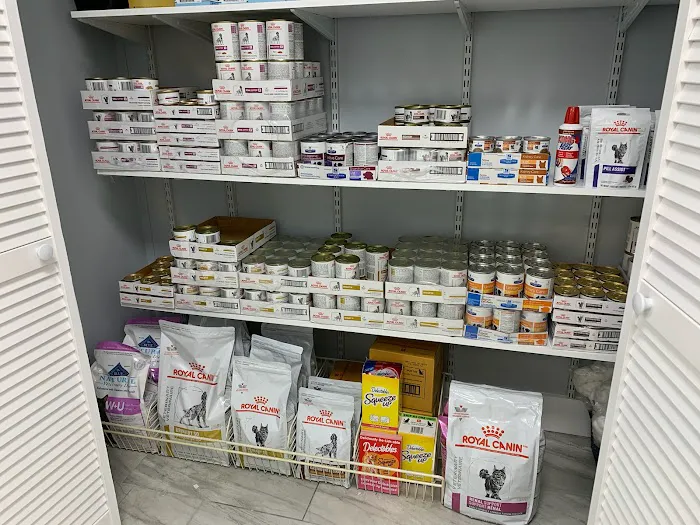 Animals First + Veterinary Hospital & Urgent Care Picture 10