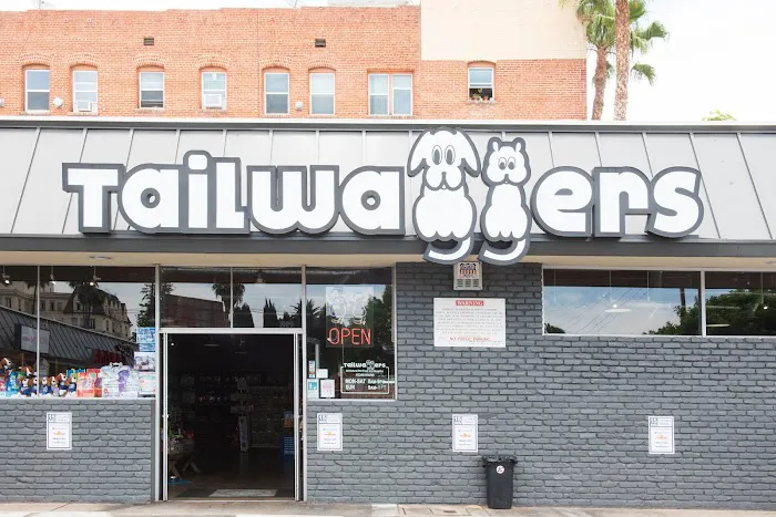 Tailwaggers & Tailwashers Hollywood Picture 10
