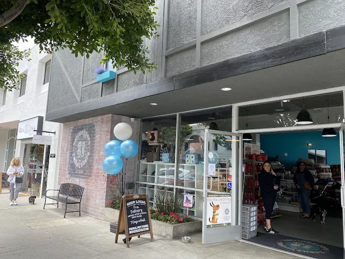 Tailwaggers & Tailwashers Larchmont Village Picture 10