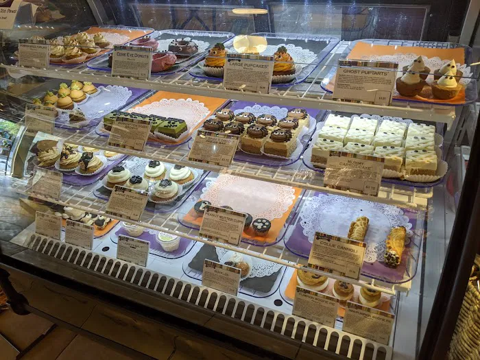 Three Dog Bakery Encino Picture 8
