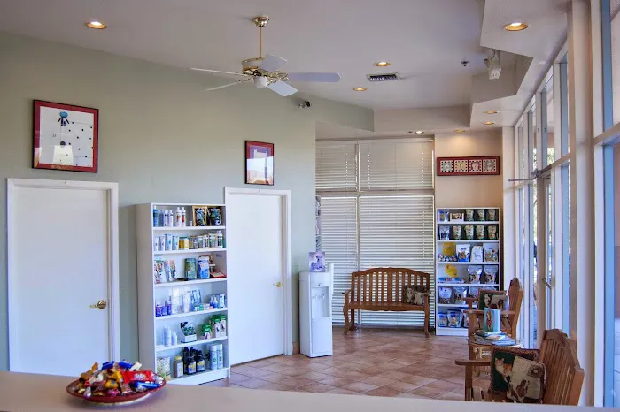 Animal Clinic Del Rancho Picture 2