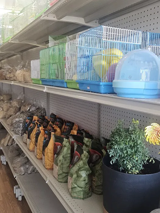 Midway Feed & Pet Store Picture 4