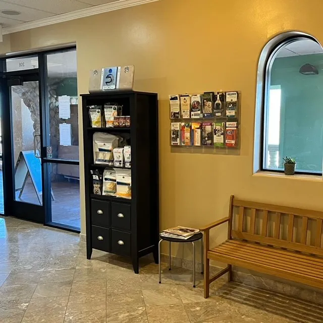 Desert Hills Animal Clinic Picture 3