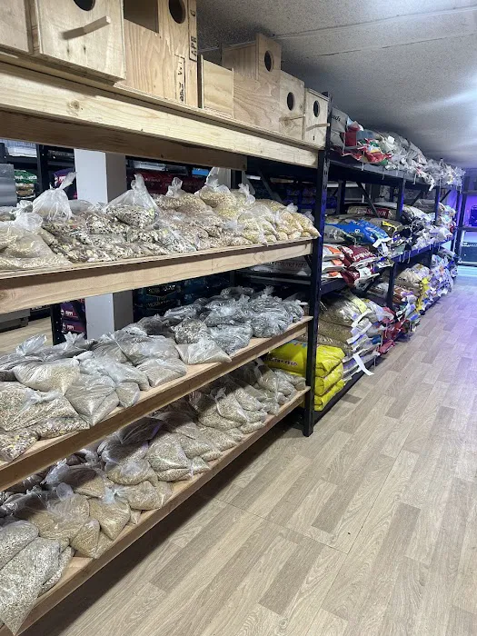 Mendoza's Feed and Supply Picture 10