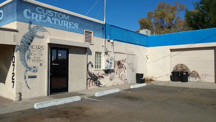 CUSTOM CREATURES PET SHOP Picture 1