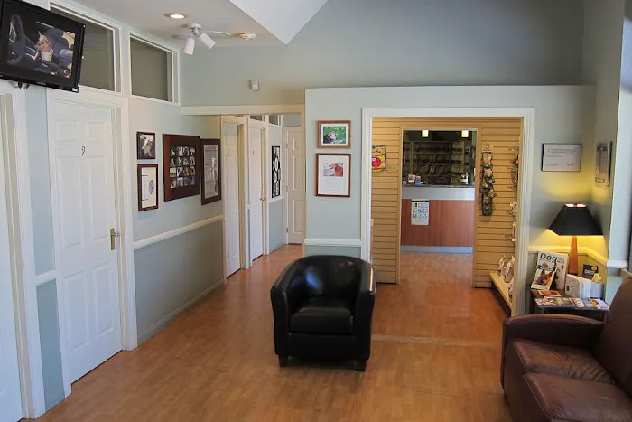 Rosemont Veterinary Hospital Picture 5