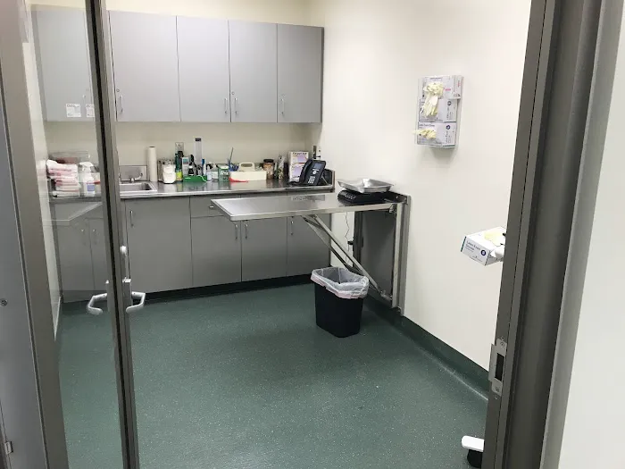 Western U - Spay/Neuter Center Picture 7