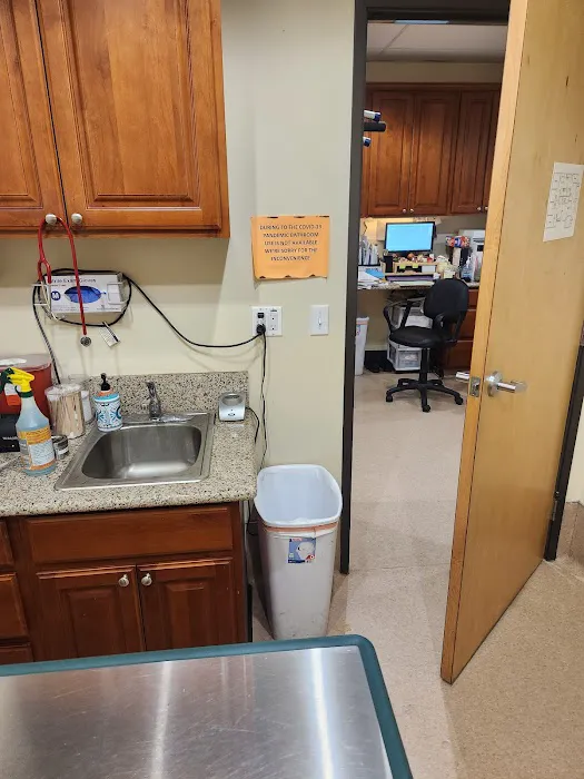 Pet Care Animal Hospital Picture 3