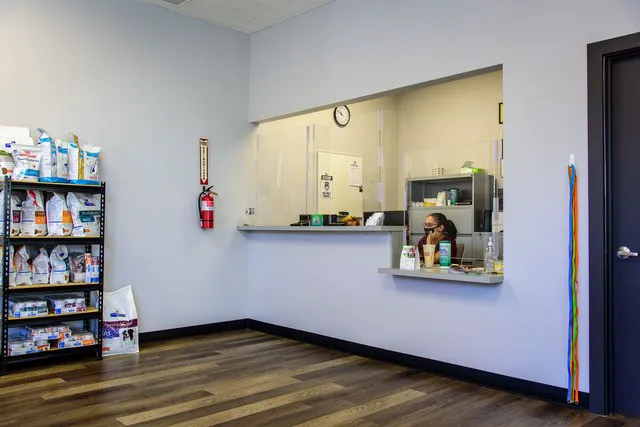 Leave No Paws Behind Veterinary Clinic Picture 7