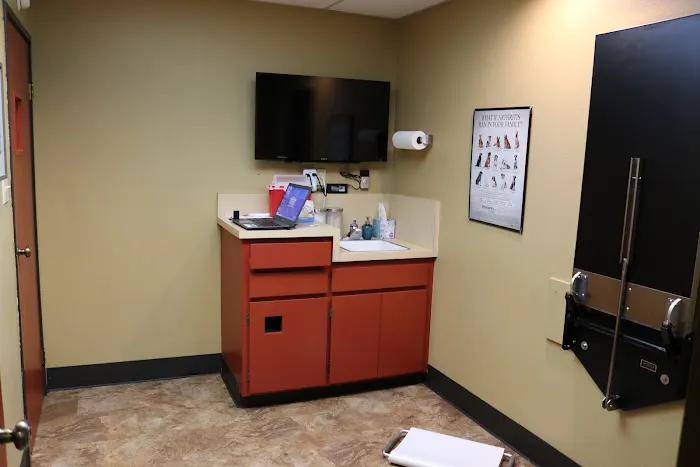 AM/PM Veterinary Hospital Picture 9
